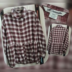 American Eagle Outfitters Checkered Flannel Button Down Shirt - Maroon and White